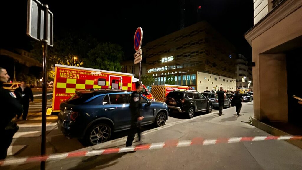 Paris : un homme s’empare de l’arme d’un policier et fait feu, deux fonctionnaires en urgence absolue