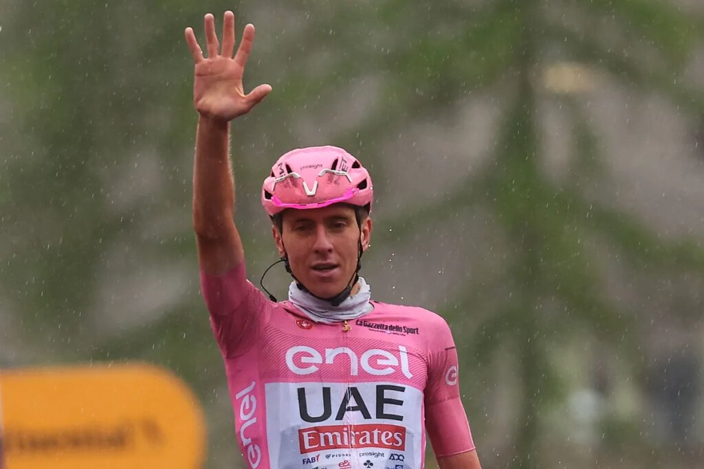 Pogacar, un líder de otro tiempo, logra su histórico repóker de victorias en el Giro