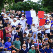 Roland-Garros : sur le court n° 14, « l’esprit chaudron » résiste à la pluie, mais pas aux défaites des Français