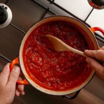 Supermarket urgently recalls pasta sauce over fears it may contain glass