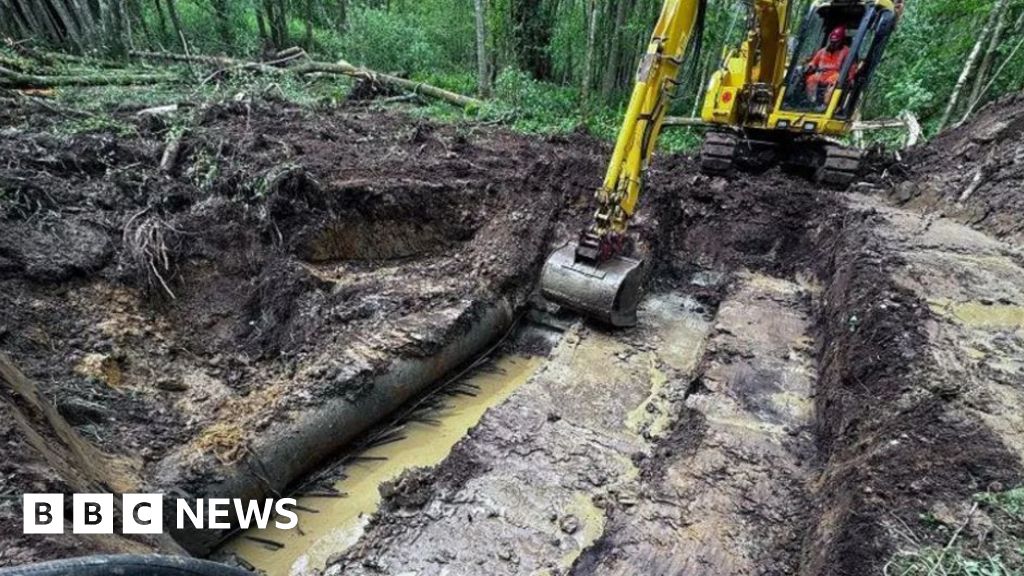 Thousands without water for fifth day