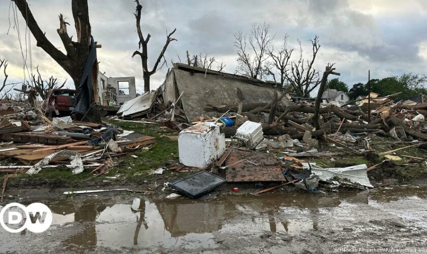 US: Iowa tornado leaves trail of wreckage and death