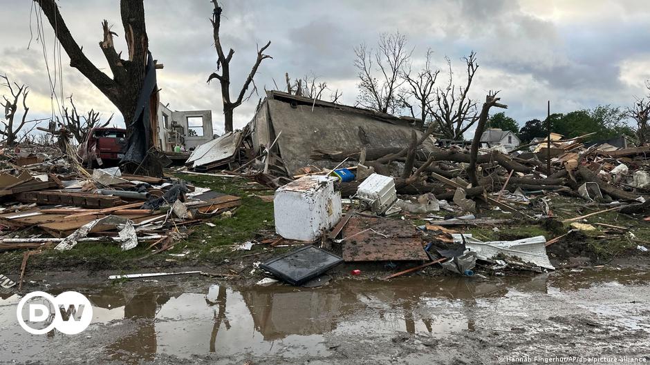 US: Iowa tornado leaves trail of wreckage and death