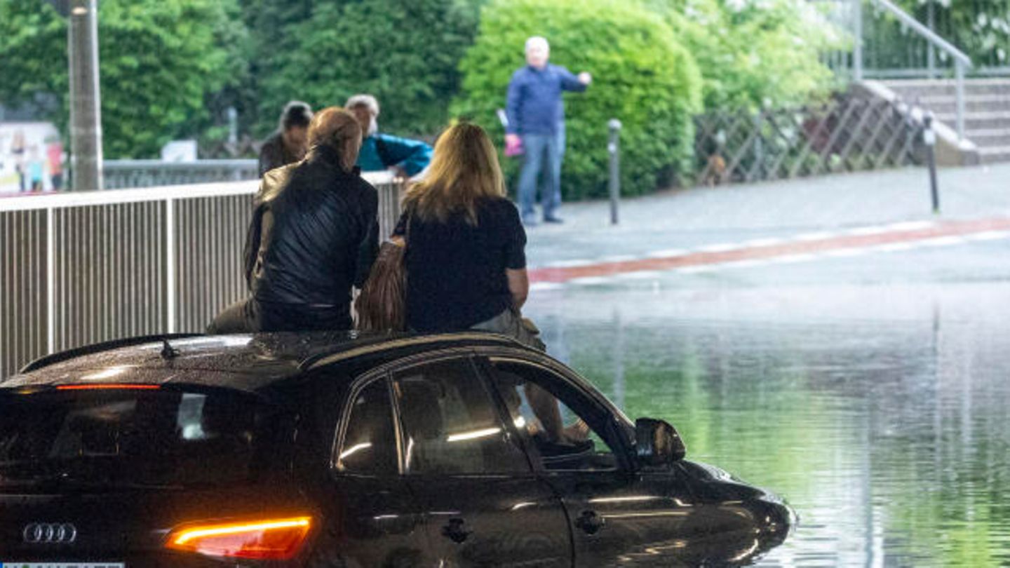 Unwetter im Süden: Hochwassergefahr im Saarland – Polizei und Feuerwehr im Dauereinsatz in Baden-Württemberg