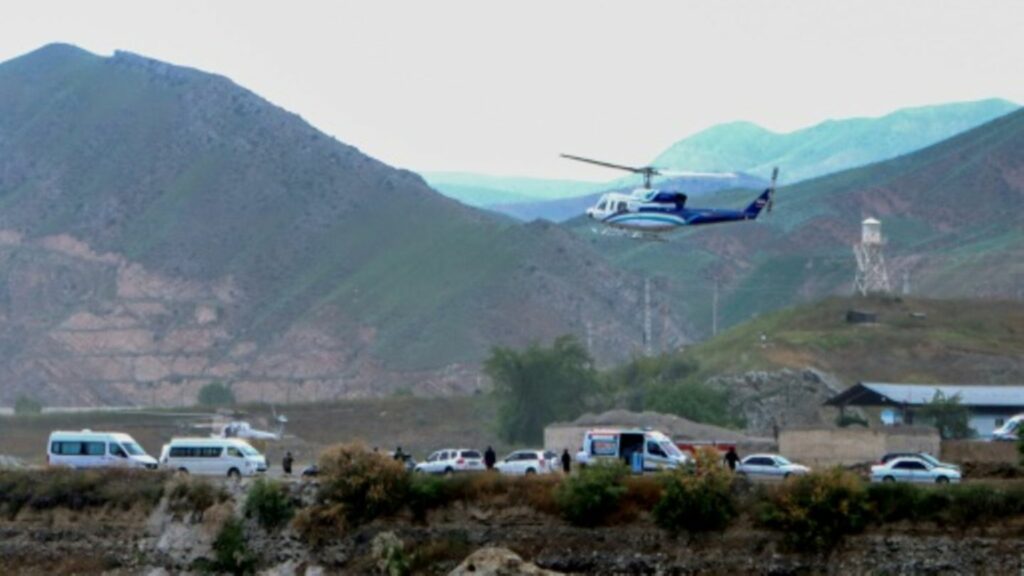 Raisis Hubschrauber beim Start am Sonntag