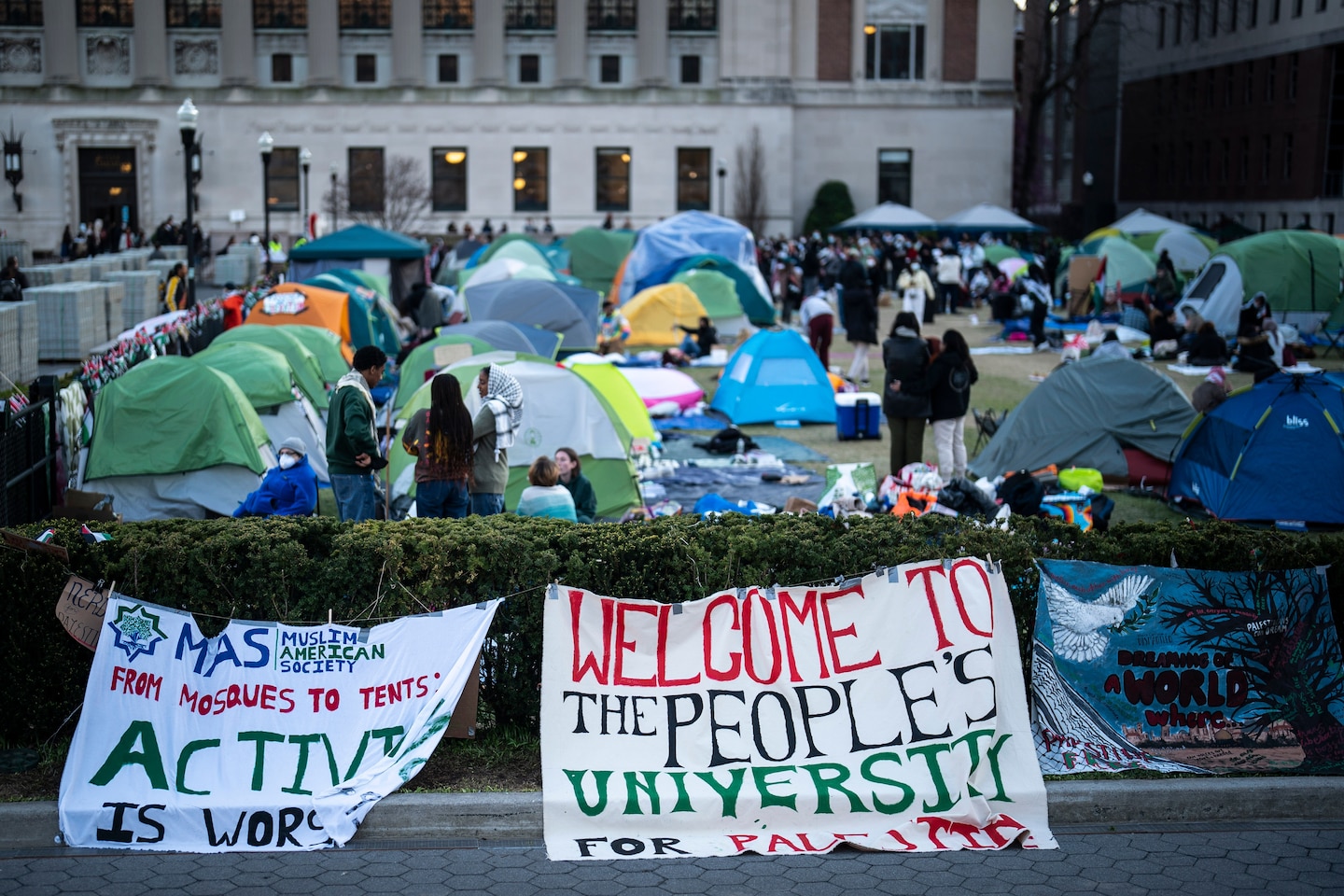 ‘Bunker mentality’ at Columbia lit protest spark that spread nationwide