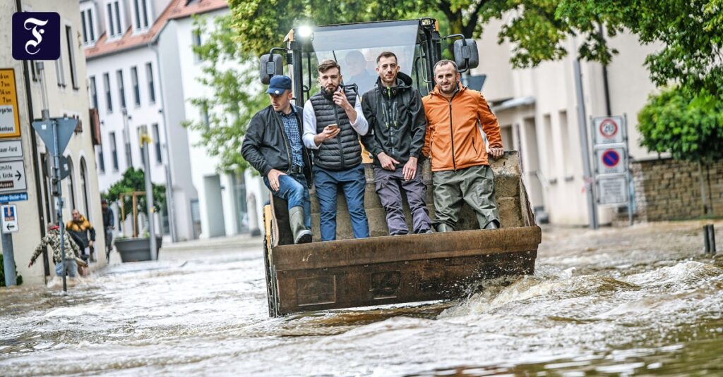 Feuerwehrmann kommt bei Hochwassereinsatz ums Leben