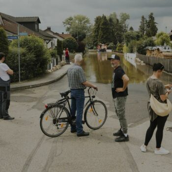 Hochwasser in Süddeutschland: Trauer, aber auch ein bisschen Gummistiefel-Politik