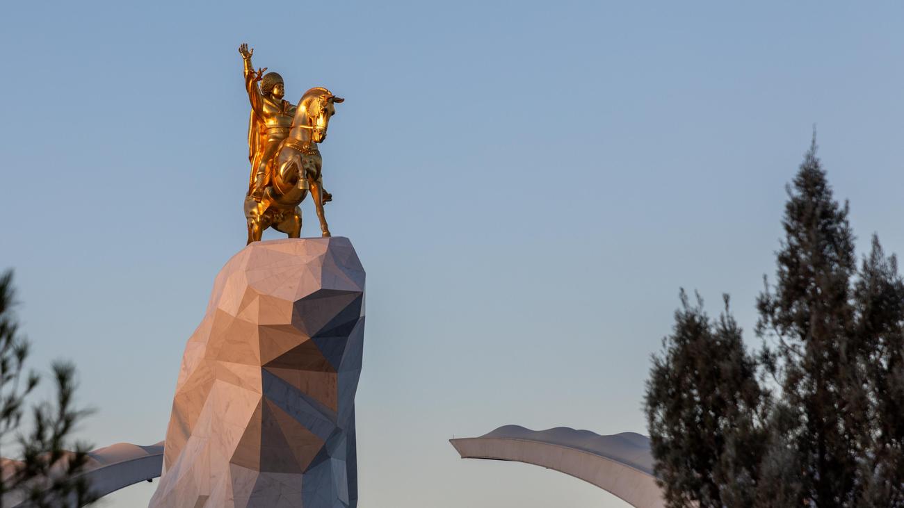 Turkmenistan: "Alles Walzer" in der Wüste