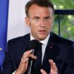 Le président Emmanuel Macron lors d'un réunion avec des représentants locaux à Nouméa en Nouvelle-Calédonie, le 23 mai 2024