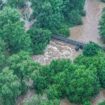 Hochwasser in Süddeutschland: Vermisste Frau wird nach 52 Stunden aus überflutetem Wald gerettet