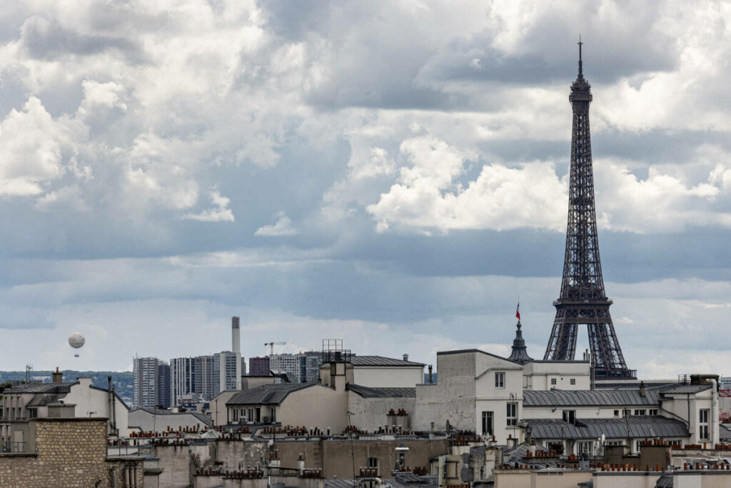 Derrière les cercueils de la tour Eiffel, l’ombre d’une nouvelle tentative de manipulation russe ?