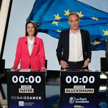 Manon Aubry, Valérie Hayer, Raphaël Glucksmann et Jordan Bardella, avant de prendre part à un débat sur France 2, à Aubervilliers, le 4 juin 2024