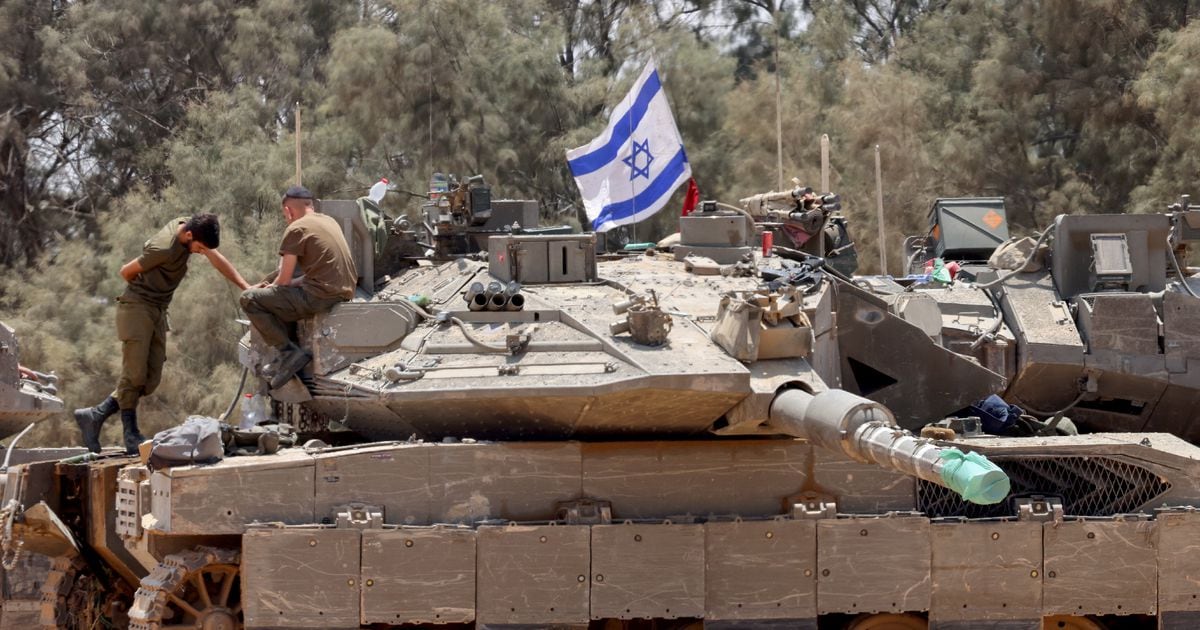 Des chars de l'armée israélienne sont positionnés dans une zone de la frontière sud d'Israël avec la bande de Gaza, le 29 mai 2024