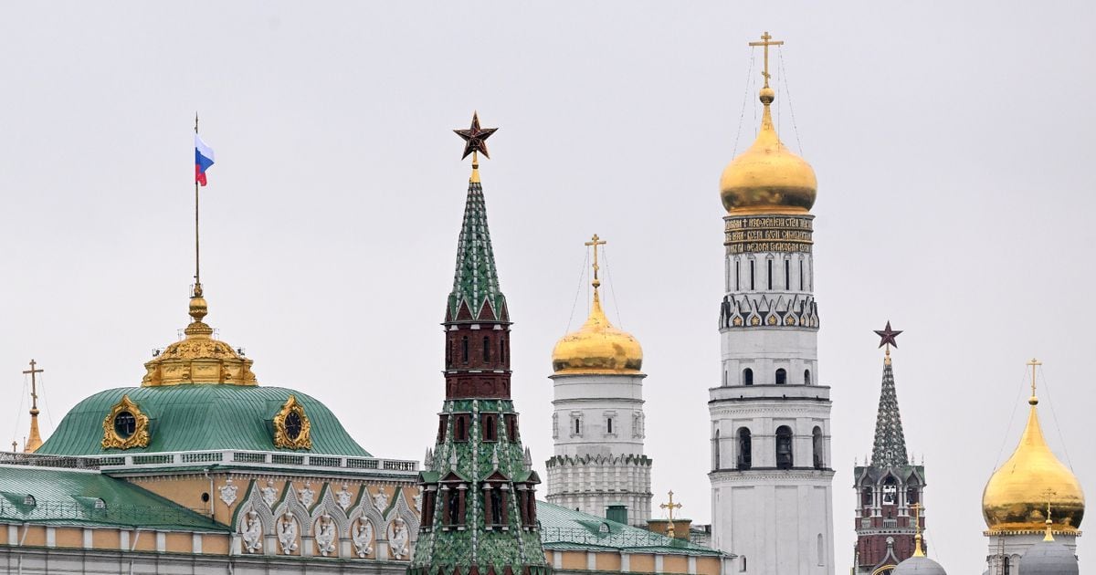 Vue du Kremlin et de la cathédrale Ivan le Grand avant la cérémonie d'investiture du président russe élu Vladimir Poutine au Kremlin, le 7 mai 2024 à Moscou