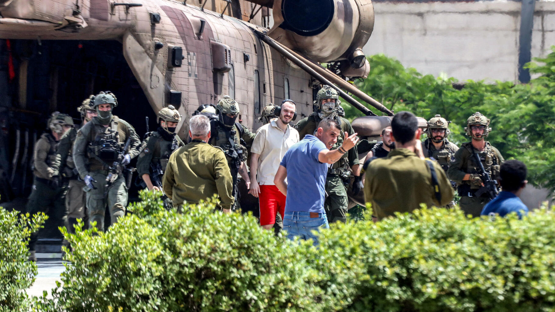 Guerre Israël-Hamas : quatre otages à Gaza ont été libérés en vie, voici qui ils sont