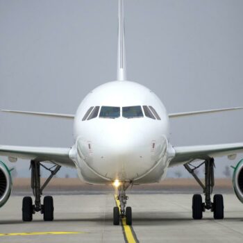 Stuttgart: Flugzeug am Stuttgarter Flughafen während Boarding evakuiert