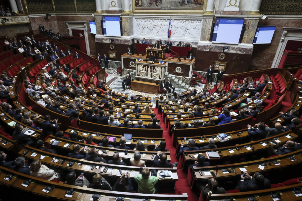 Dissolution de l'Assemblée : que va-t-il se passer maintenant ? Déjà des dates pour les législatives