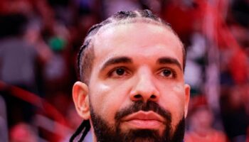 Fans poke fun at Drake’s ‘gimmicky’ oversized pants
