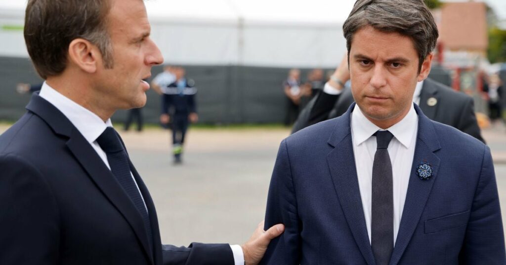 Le président Emmanuel Macron et le Premier ministre Gabriel Attal à Saint-Laurent-sur-Mer, dans le Calvados, le 6 juin 2024