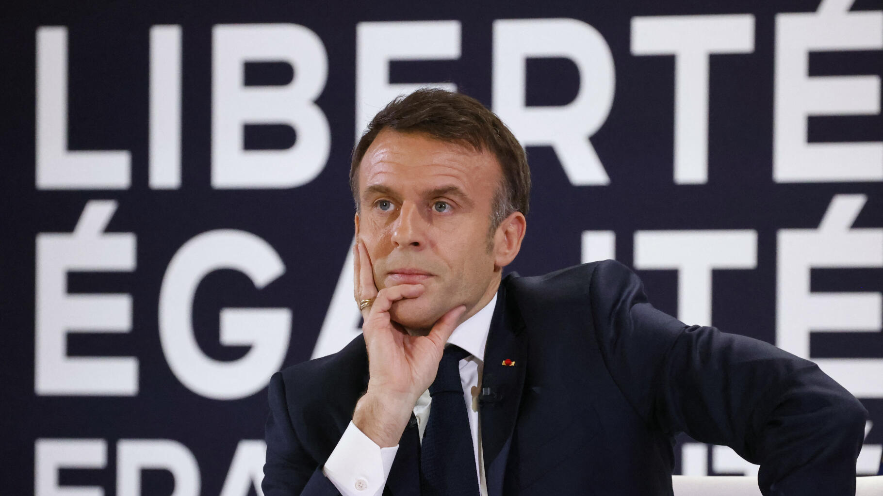 Législatives 2024 : Macron dévoile son plan de bataille pour les élections lors d’une conférence de presse