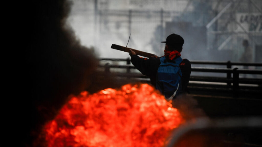 En Argentine, de violents affrontements éclatent en marge d'une manifestation anti-Milei