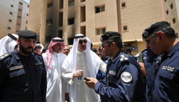 Au Koweït, les autorités multiplient les gestes de fermeté après un incendie meurtrier