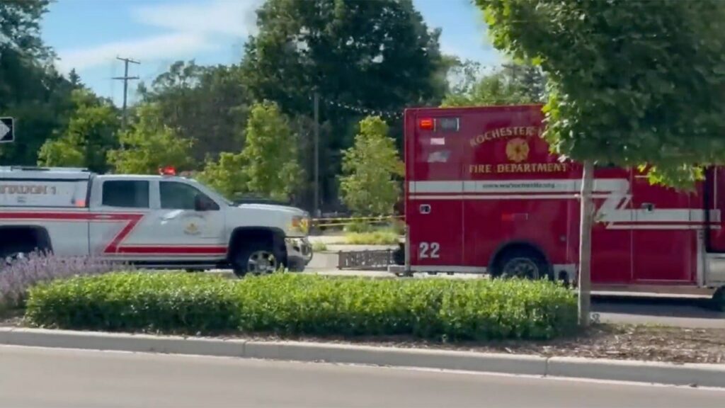 Multiple injured, including child, 8, in 'random' Michigan splash pad shooting: sheriff's dept