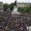 Des dizaines milliers de Français dans la rue pour dire “non” à l’extrême droite