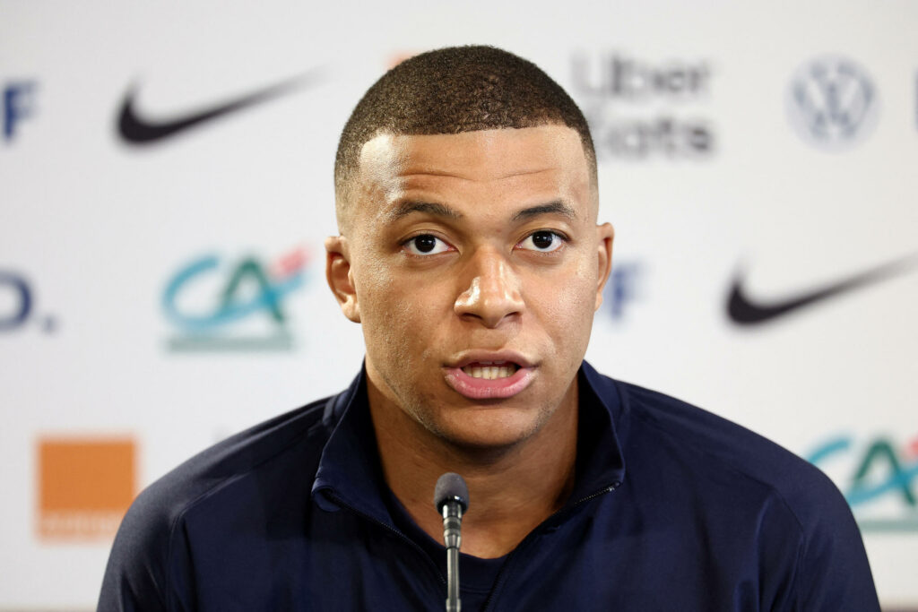 Législatives 2024 : Kylian Mbappé se dit "contre les extrêmes" et appelle à voter