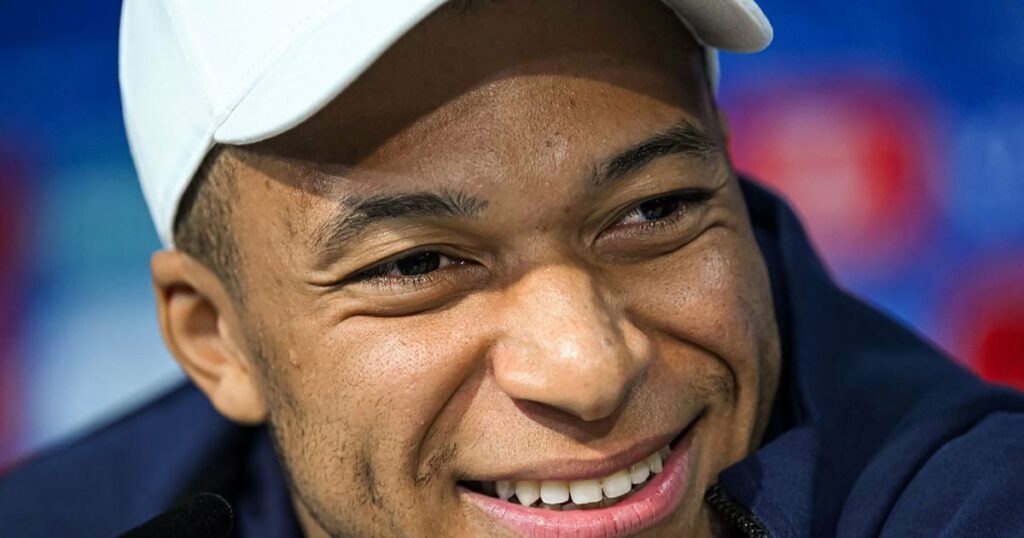 Le capitaine de l'équipe de France Kylian Mbappé en conférence de presse à la veille du match France-Autriche le 16 juin 2024 à Dusseldorf