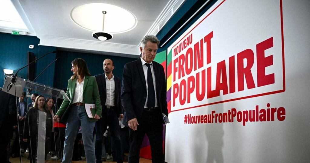 La secrétaire nationale d'Europe-Ecologie-Les Verts (EELV), Marine Tondelier (G), Le député français du parti d'extrême gauche La France Insoumise (LFI) Manuel Bompard (C) et le secrétaire national du Parti communiste français (PCF) Fabien Roussel (R) arrivent sur scène pour prononcer des remarques lors d'une conférence de presse présentant le programme du nouveau pacte électoral du "Nouveau Front Populaire" entre les partis de gauche, dans le bâtiment de la Maison de la Chimie, à Paris, le 14 juin 2024.