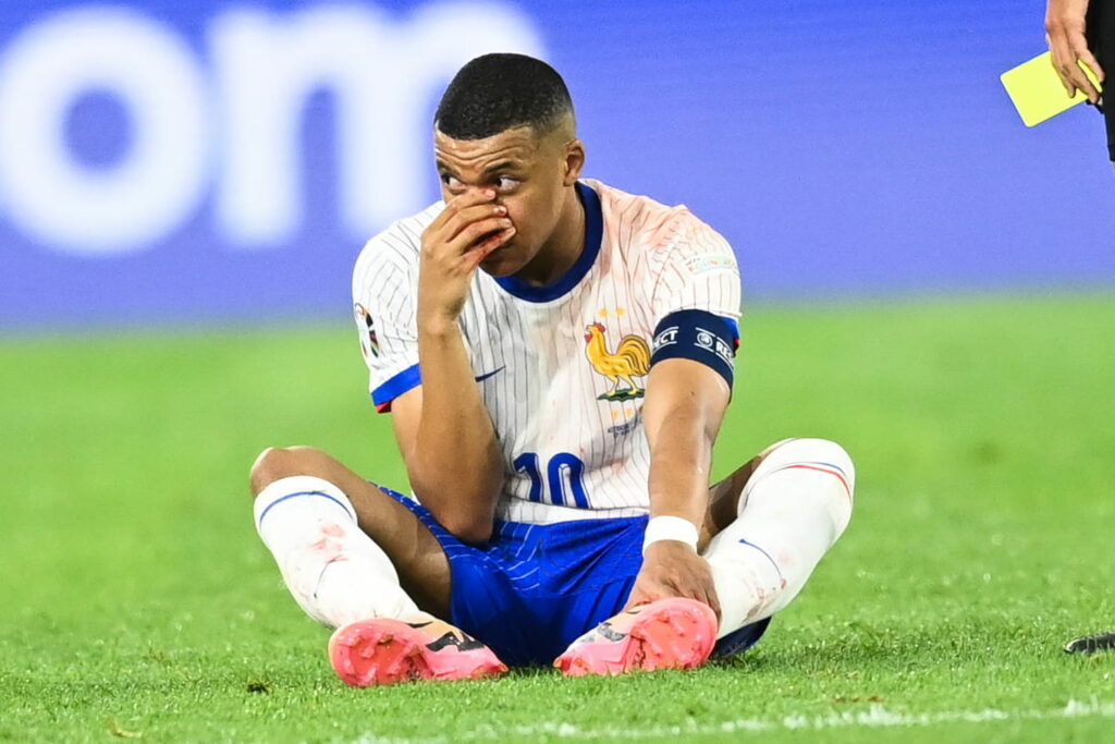 DIRECT. Blessure de Mbappé : l'inquiétude grandit, son forfait pour l'Euro évoqué