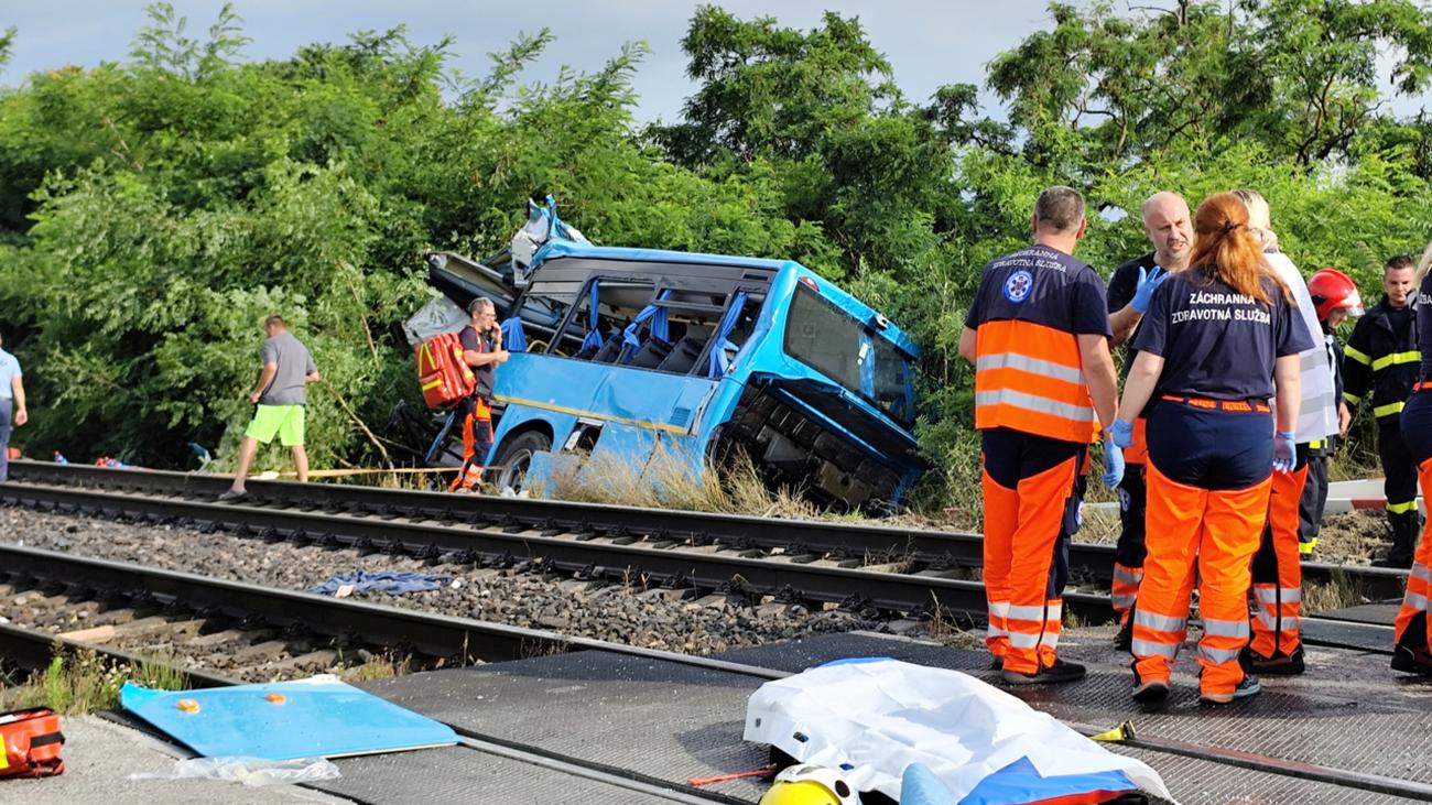 Slowakei: Zug kollidiert mit Bus - mindestens sechs Tote