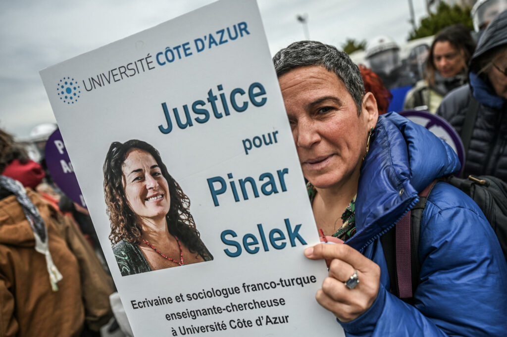 Pinar Selek dénonce un "acharnement" après le nouveau renvoi de son procès par la Turquie