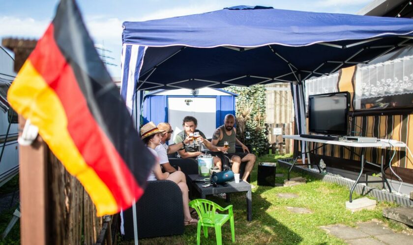 Unwetter: Deutscher Wetterdienst erwartet Unwetter beim EM-Achtelfinale