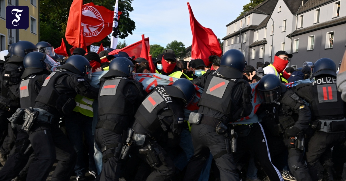 Demonstration in Essen: Erste Zusammenstöße bei Protest gegen AfD-Parteitag