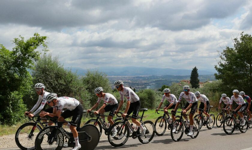 DIRECT. Tour de France 2024 : sept ascensions pour les 176 coureurs engagés au départ de Florence, en Italie... Suivez la première étape