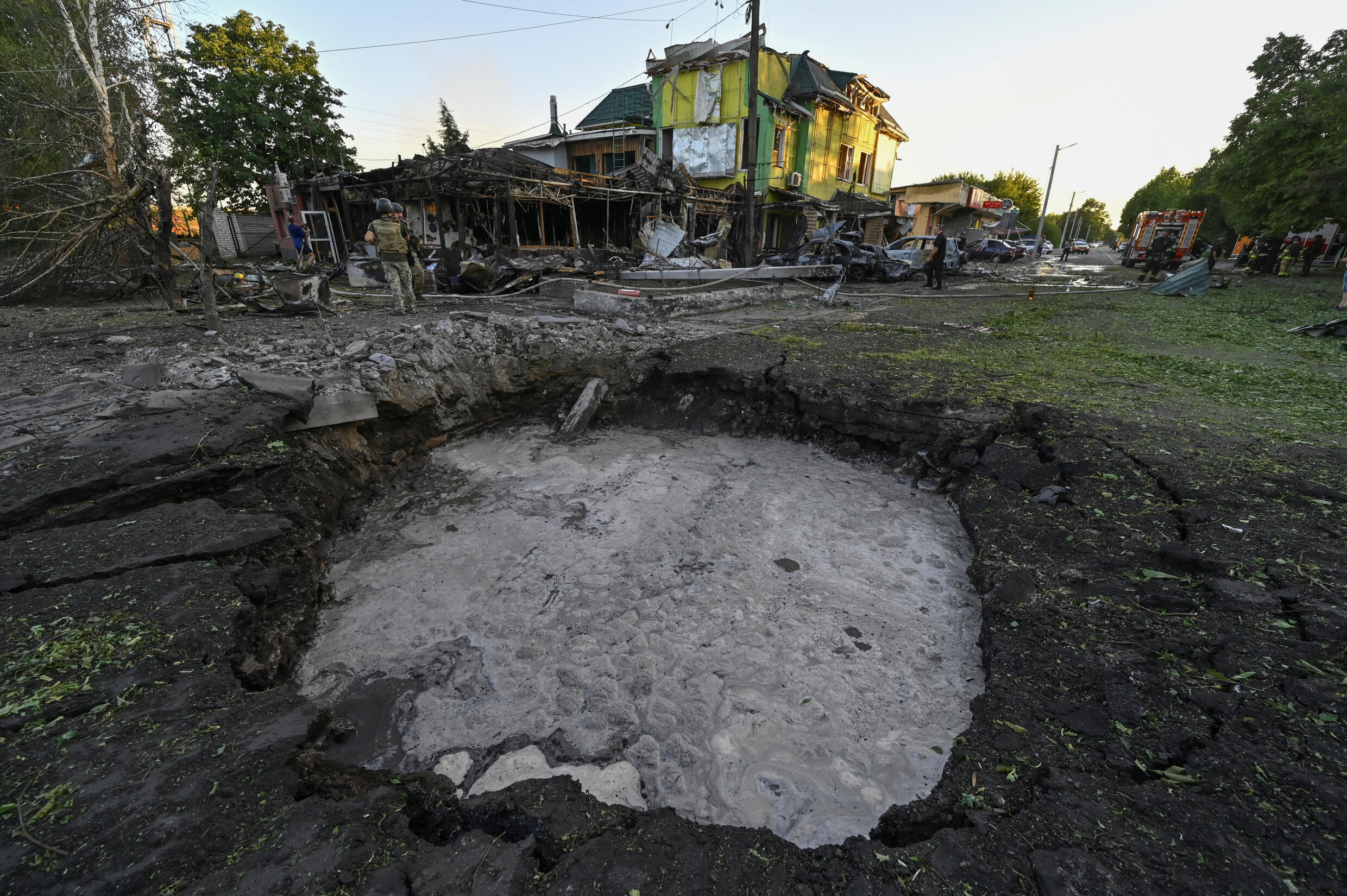 Ukraine : Zelensky appelle à "accélérer" les livraisons d'armes après de nouvelles frappes russes