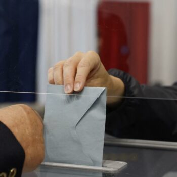 Élections législatives 2024 : la participation, en forte hausse à 17h, vers un record au 21e siècle