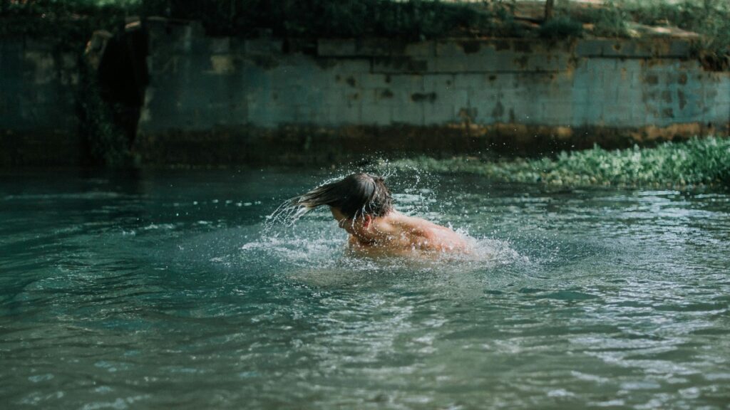 3 moyens de savoir si la rivière où vous allez vous baigner contient des excréments humains