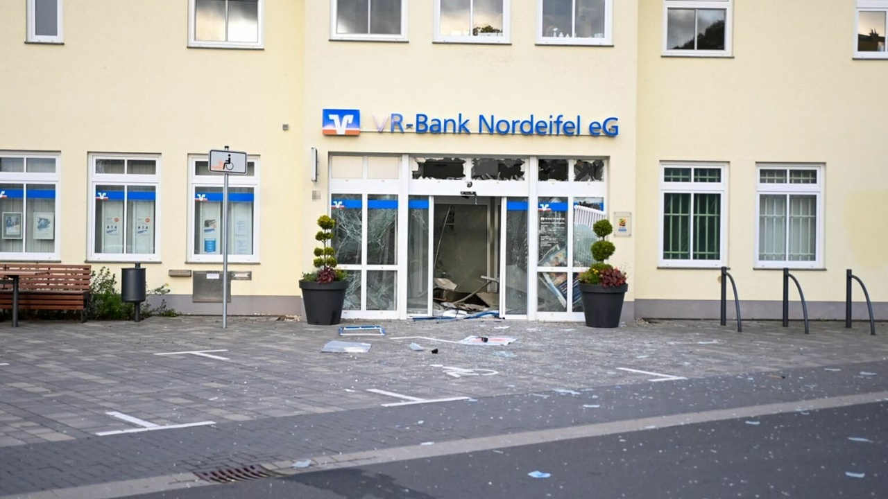 A 60 km de la frontière luxembourgeoise: Un distributeur de billets attaqué à l'explosif à Dahlem