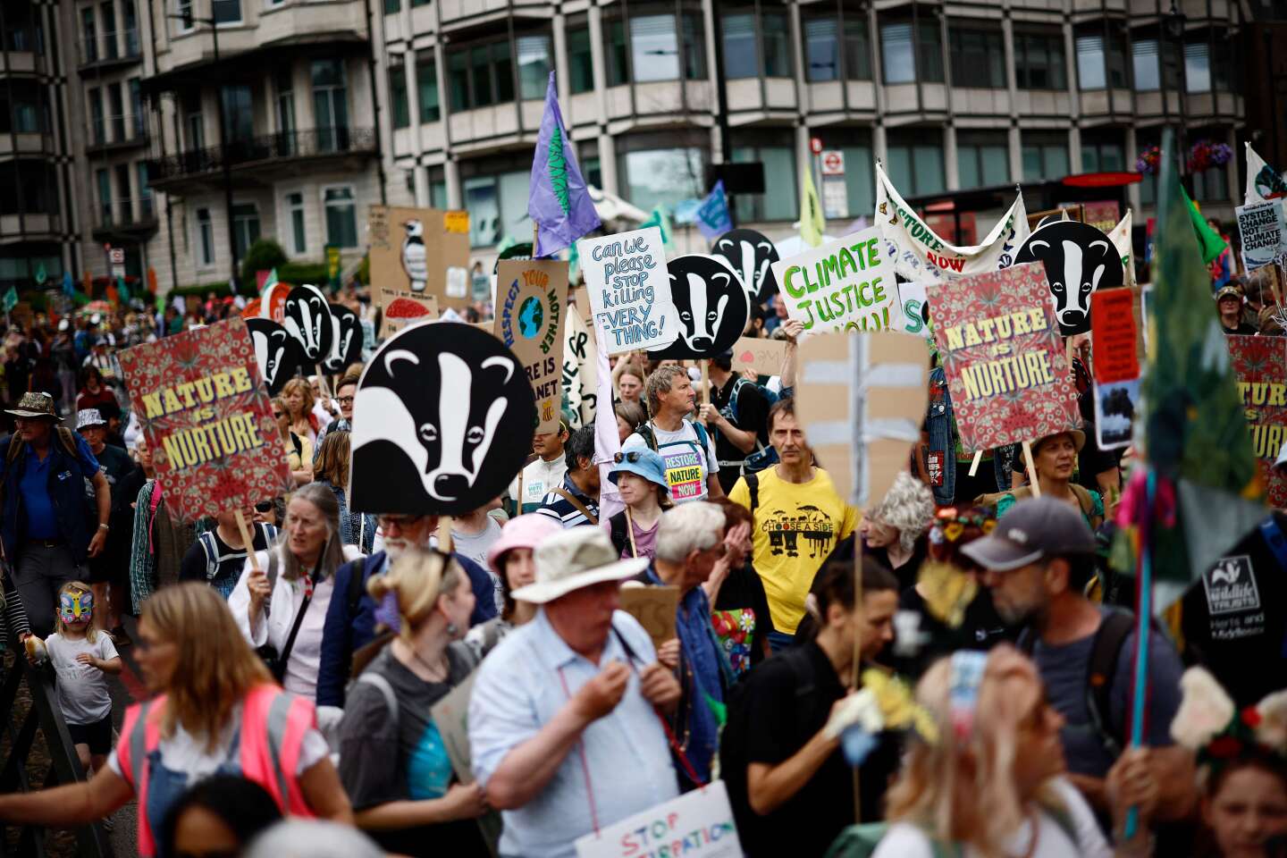 A Londres, des milliers de personnes ont manifesté pour la protection de la nature et le climat