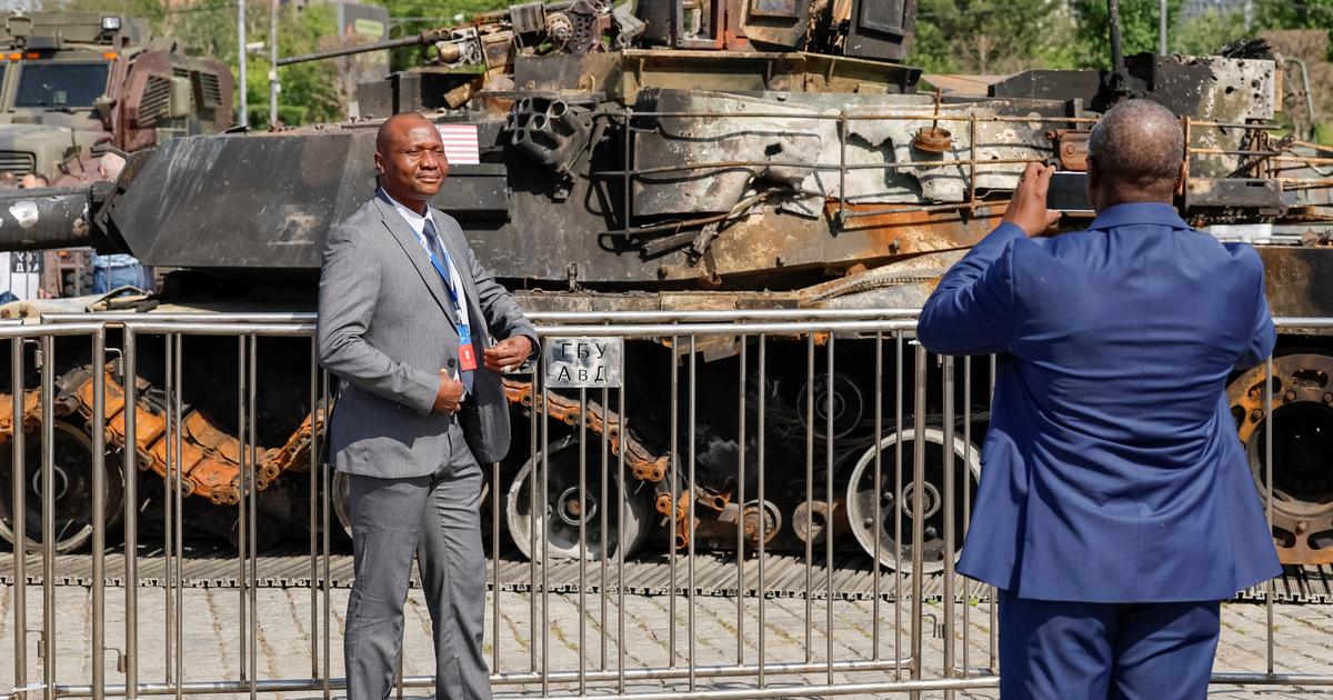 À Moscou, des diplomates de Corée du Nord, de Palestine, de Syrie et du Liban visitent l'exposition de blindés capturés à l'OTAN