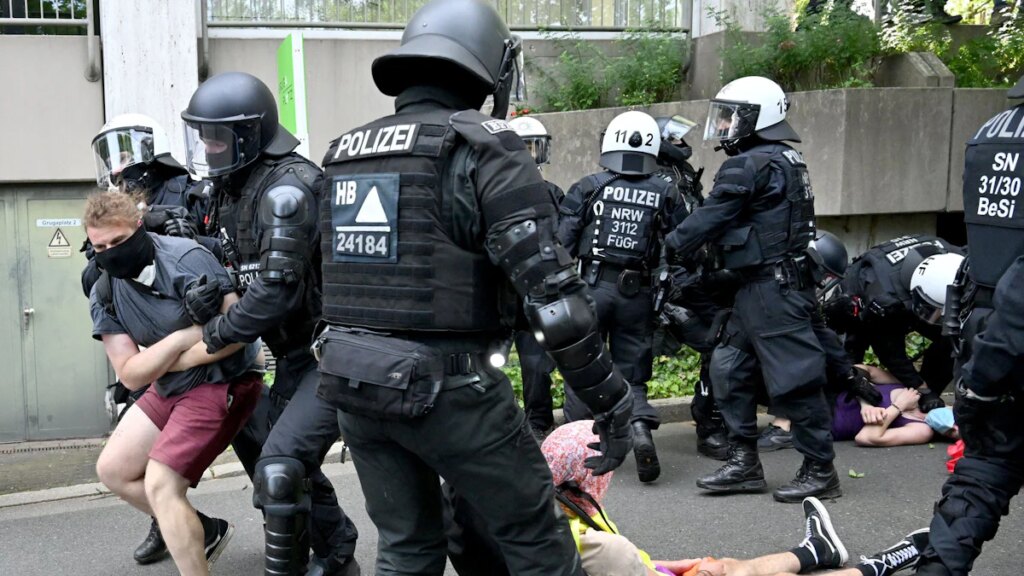 AfD-Parteitag: Proteste, Blockaden und Verletzte