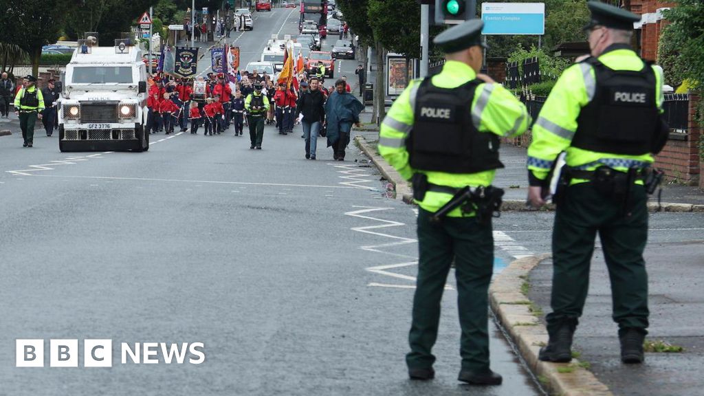 Agreement over Belfast Orange parade breaks down