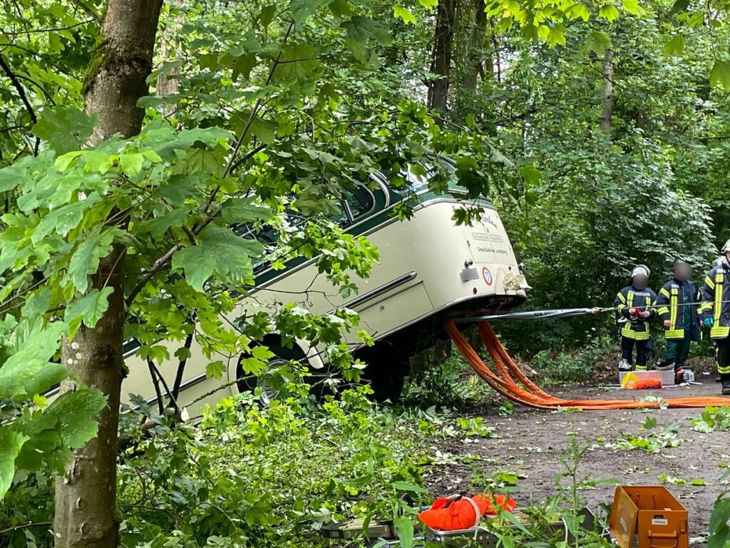 Allemagne: Un bus d'une entreprise luxembourgeoise sort de la route, un blessé grave