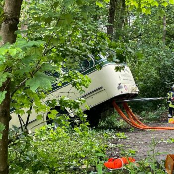 Allemagne: Un bus d'une entreprise luxembourgeoise sort de la route, un blessé grave