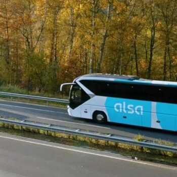 Alsa busca conductores con sueldos de hasta 2.500 euros más variables: requisitos y cómo inscribirse