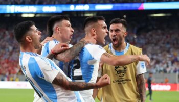 Argentina pasa directo a cuartos de final de la Copa América al ganar a Chile